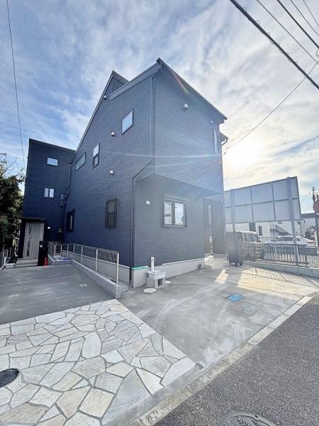【1号棟】藤沢市新築戸建ロフト湘南エリア(前面道路含む現地写真)