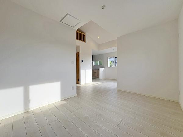【2号棟】藤沢市新築戸建ロフト湘南エリア(リビング)