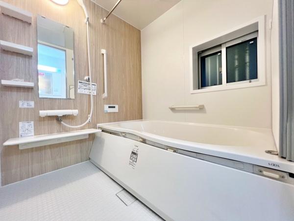 【1号棟】神奈川区新築戸建ビルトイン車庫納戸(バス)