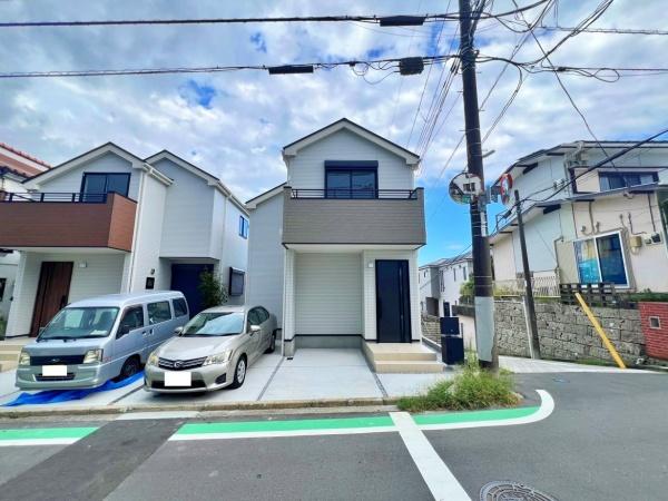 【2号棟】南区新築戸建　リビング階段　WIC　パントリー