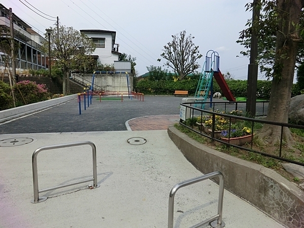 【3号棟】南区新築戸建 リビング階段 納戸(別所小最戸公園)