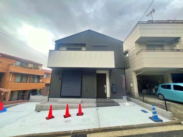 南区新築戸建　LDK18帖　2台駐車可　角地