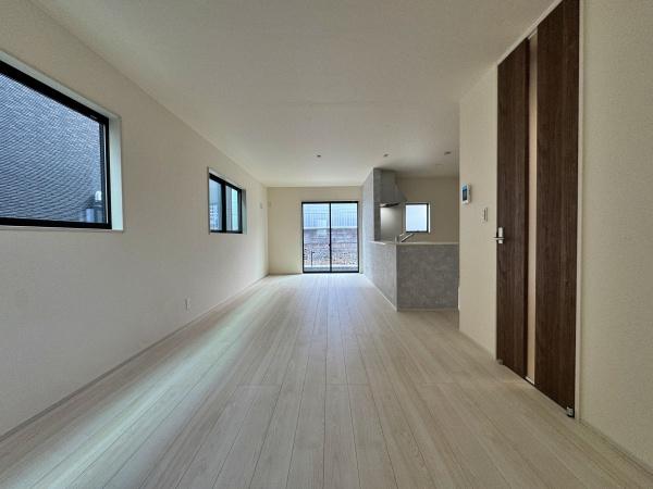 【1号棟】南区新築戸建　LDK18帖　対面キッチン