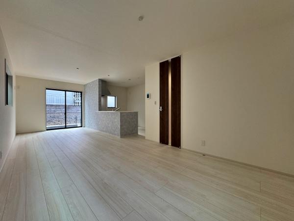 【1号棟】南区新築戸建　LDK18帖　対面キッチン