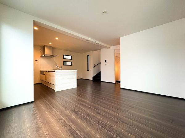 【3号棟】相模原市南区新築 駅まで平坦歩12分 トイレ2ヶ所(リビング)