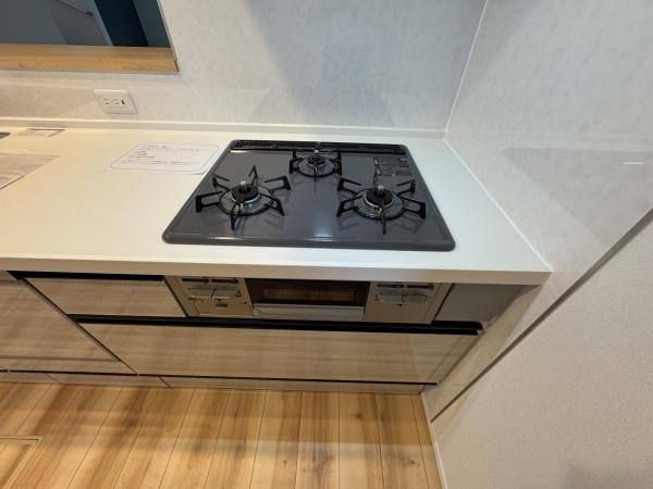 【1号棟】泉区新築戸建SICWICパントリー(キッチン)