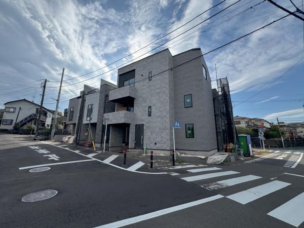 【7号棟】緑区新築戸建　パントリー　ビルトイン車庫