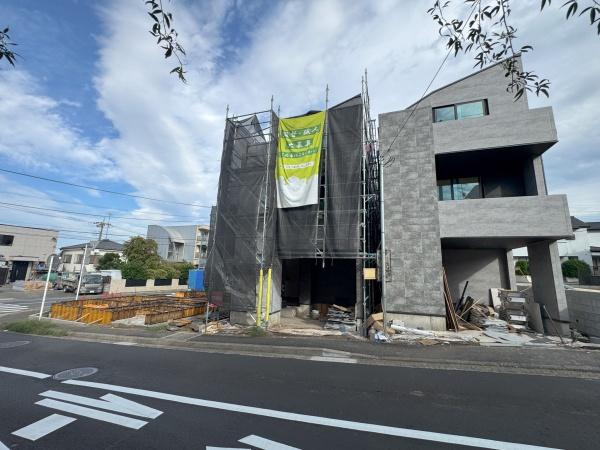 【7号棟】緑区新築戸建 パントリー ビルトイン車庫(前面道路含む現地写真)