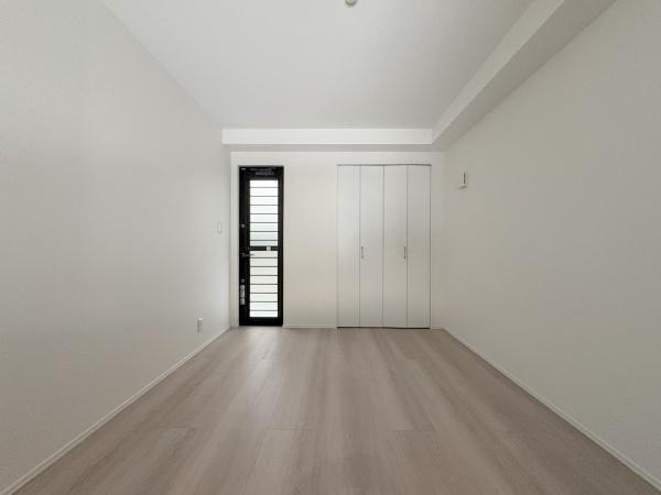 【2号棟】磯子区新築戸建 パントリー吹抜け(洋室)