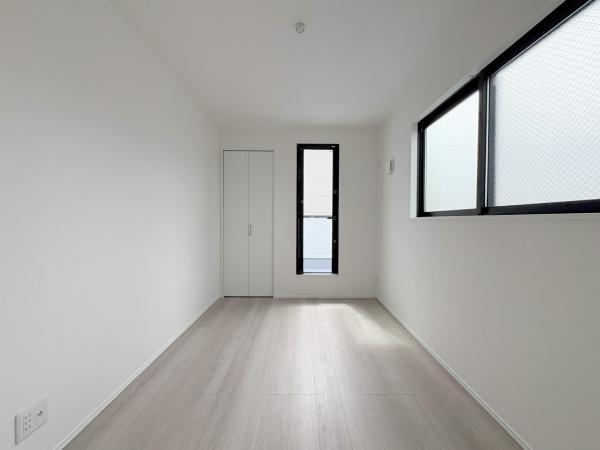 【2号棟】磯子区新築戸建 パントリー吹抜け(洋室)