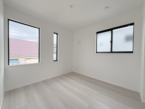 【2号棟】磯子区新築戸建 パントリー吹抜け(洋室)