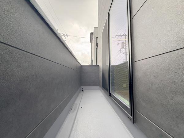 【2号棟】磯子区新築戸建 パントリー吹抜け(バルコニー)