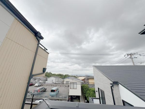 【2号棟】磯子区新築戸建 パントリー吹抜け(現地からの眺望)