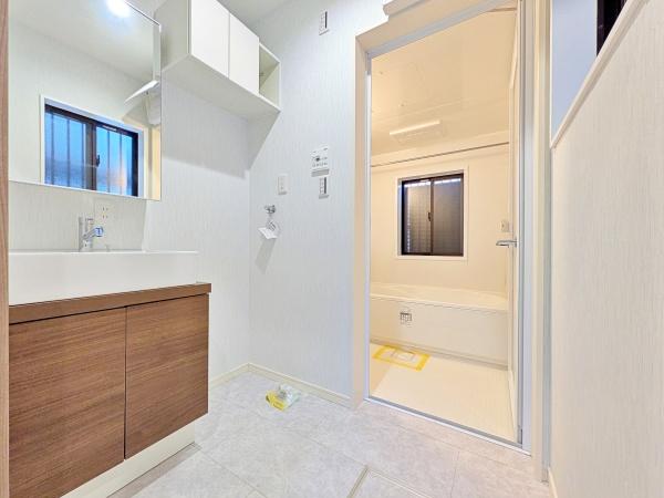 鎌倉市稲村ガ崎2丁目の中古一戸建て(洗面台・洗面所)