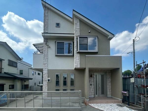 横浜市泉区上飯田町の中古一戸建て(前面道路含む現地写真)