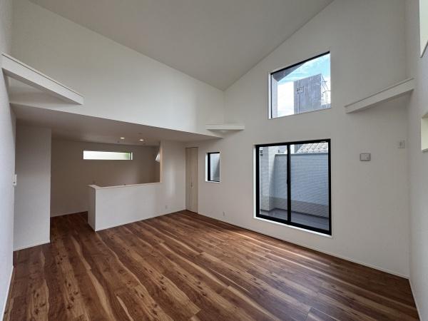 【1号棟】磯子区新築戸建　LDK19帖　南面バルコニー