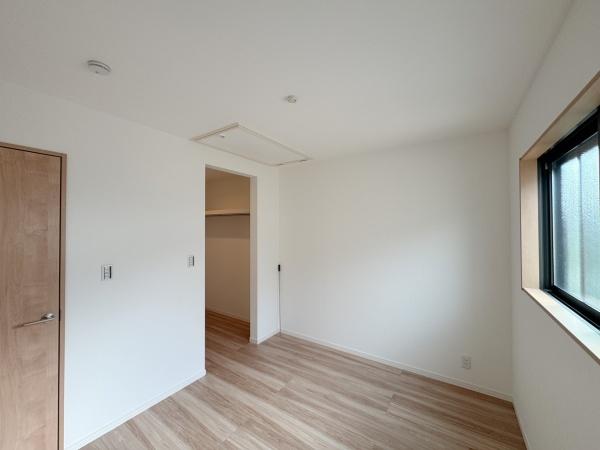 都筑区新築戸建　WIC　パントリー　和室　対面キッチン