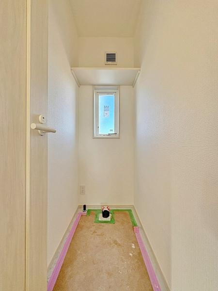 【B号棟】緑区新築戸建ビルトイン車庫ルーバル(玄関)