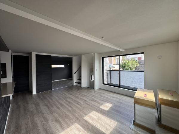 旭区新築戸建リビング19.6帖ロフト