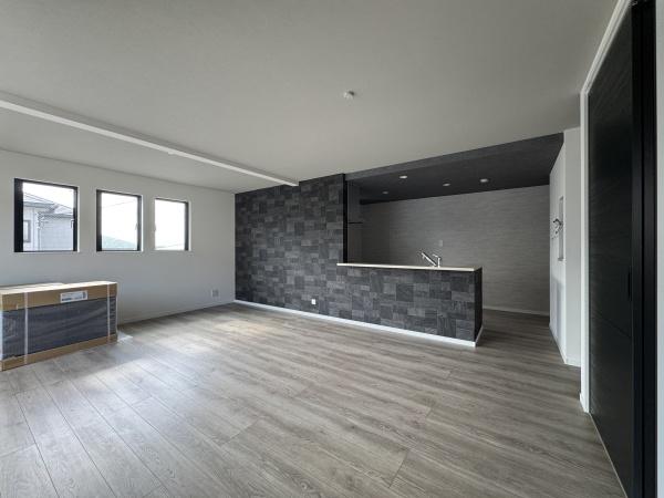 旭区新築戸建リビング19.6帖ロフト