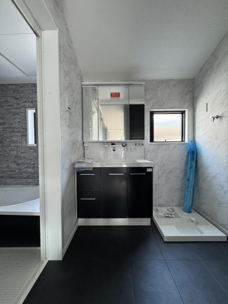 旭区新築戸建リビング19.6帖ロフト