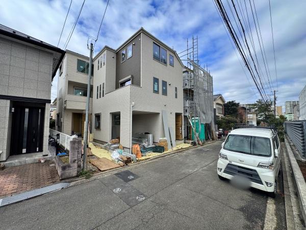 【3号棟】栄区新築戸建ビルトイン車庫納戸
