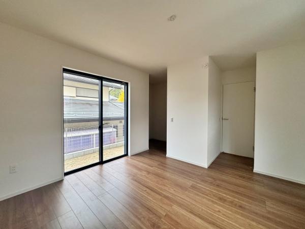 金澤区新築戸建　整形地広々51坪　リビング20帖　陽当り◎