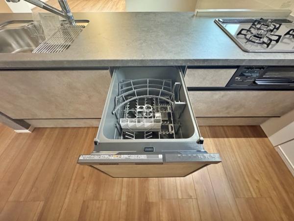 金澤区新築戸建　整形地広々51坪　リビング20帖　陽当り◎