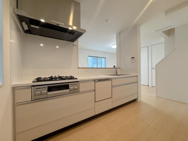 都筑区新築戸建パントリーWIC屋根付きバルコニー