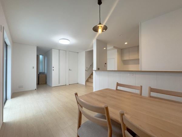 都筑区新築戸建パントリーWIC屋根付きバルコニー