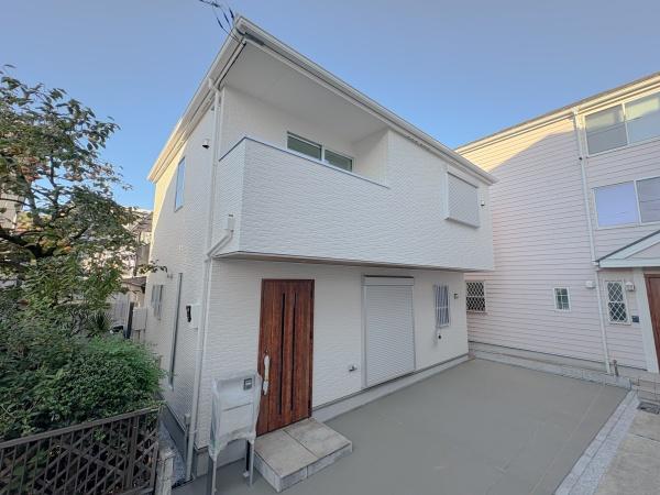 都筑区新築戸建パントリーWIC屋根付きバルコニー