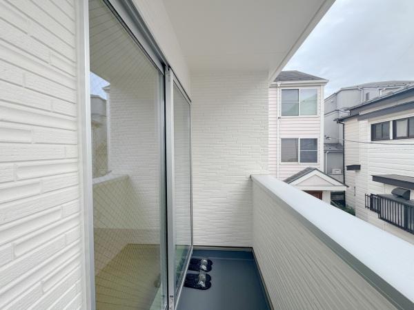 都筑区新築戸建パントリーWIC屋根付きバルコニー