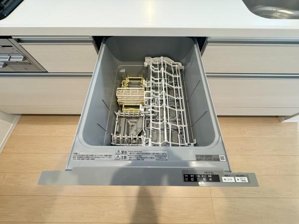 都筑区新築戸建パントリーWIC屋根付きバルコニー