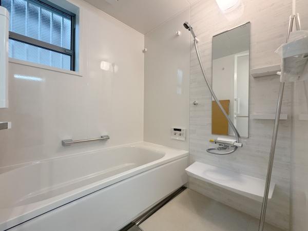 都筑区新築戸建パントリーWIC屋根付きバルコニー