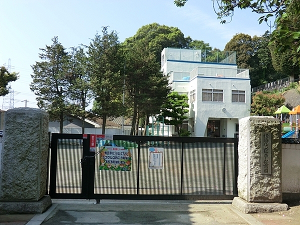 泉区新築戸建角地ルーフバルコニー(横浜ルンビニー保育園)