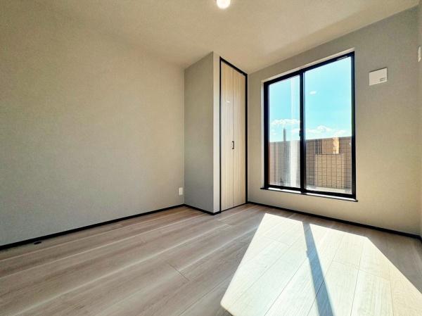 泉区新築戸建角地ルーフバルコニー