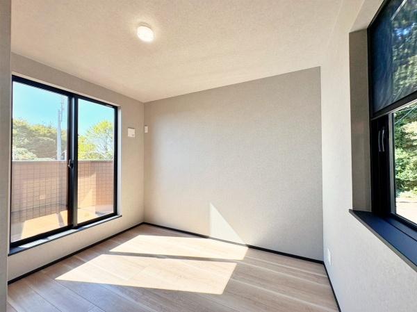 泉区新築戸建角地ルーフバルコニー