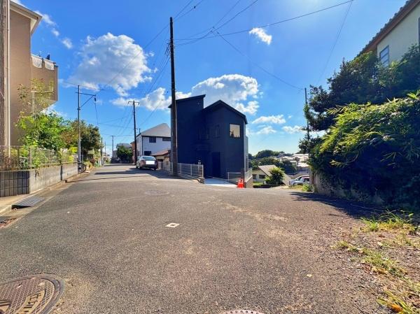 泉区新築戸建角地ルーフバルコニー