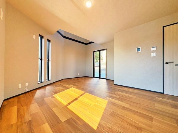 泉区新築戸建角地ルーフバルコニー