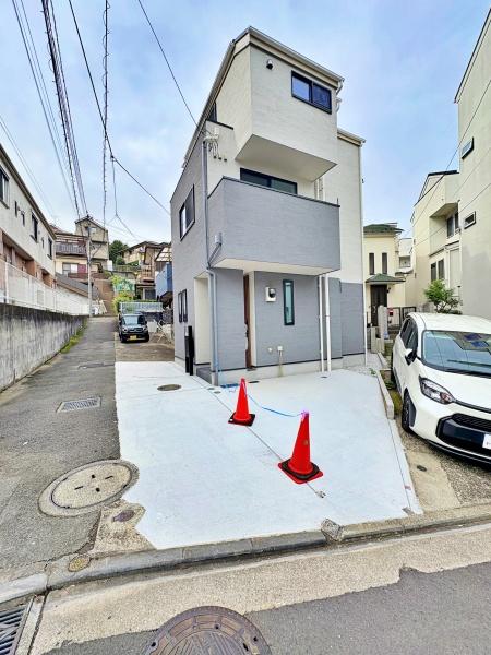 横浜市西区境之谷の新築一戸建