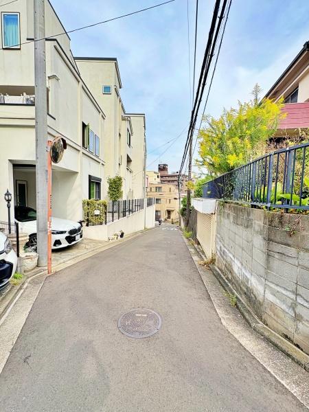 横浜市西区境之谷の新築一戸建