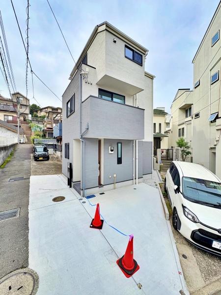 横浜市西区境之谷の新築一戸建