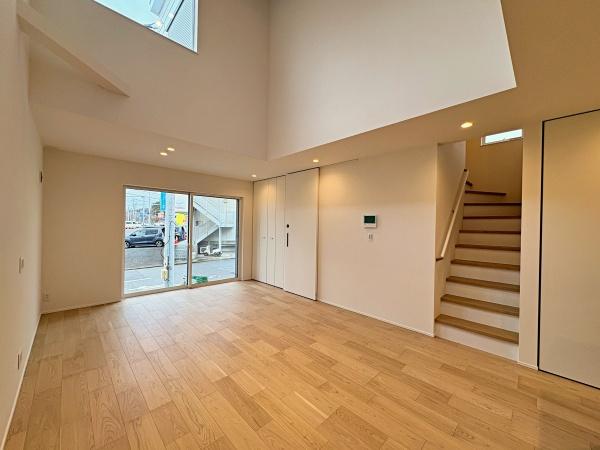 【A号棟】藤沢市新築戸建2台駐車可WICSIC吹抜
