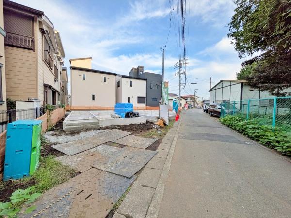 【B号棟】大和市新築戸建2台駐車可吹抜ルーフバルコニー