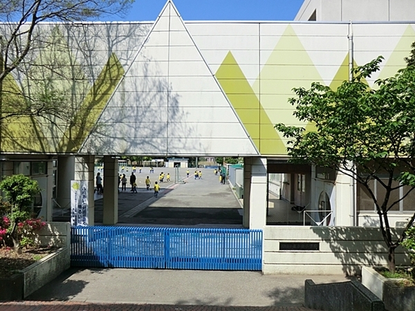 【2号棟】川崎市新築戸建ビルトイン車庫WIC(川崎市立東小倉小学校)