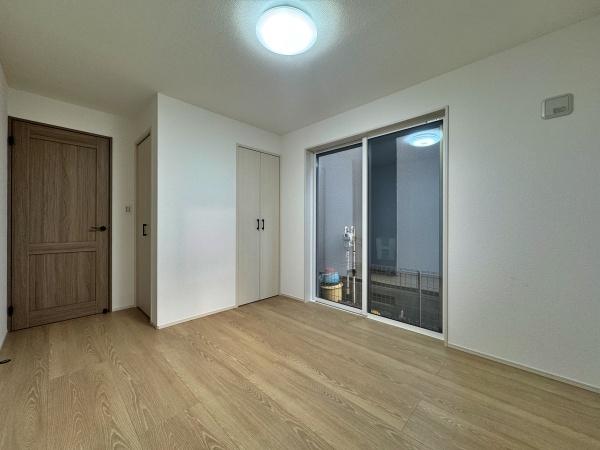南区新築戸建WICロフトLDK18帖角地