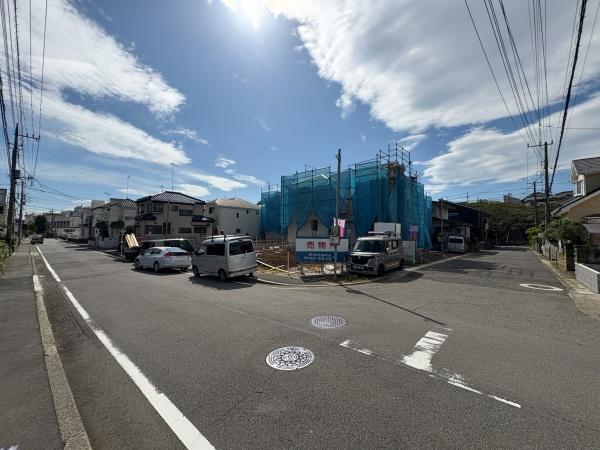 【6号棟】大和市新築戸建2台駐車可床暖房(前面道路含む現地写真)