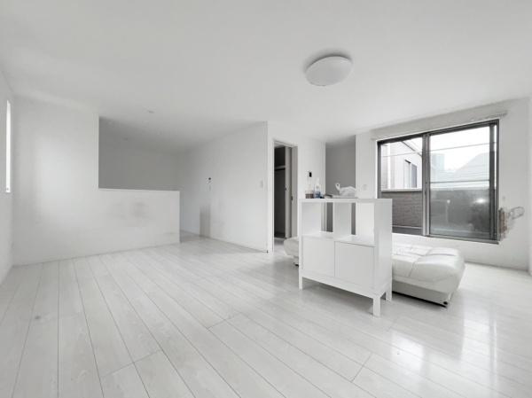 横浜市保土ケ谷区戸建　カースぺ2台　LDK17帖超　都市ガス