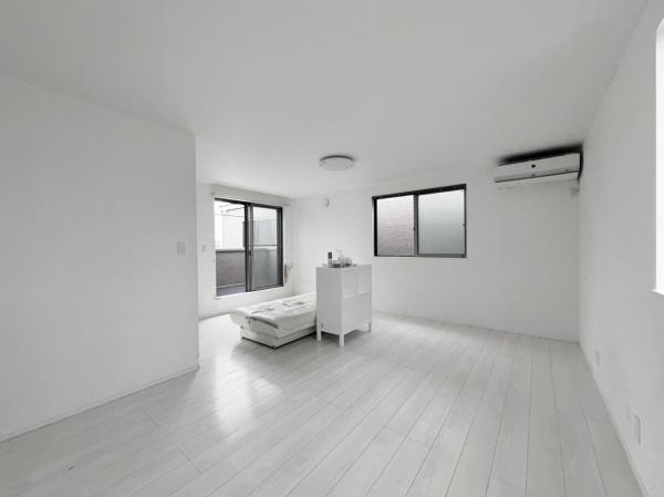 横浜市保土ケ谷区戸建　カースぺ2台　LDK17帖超　都市ガス