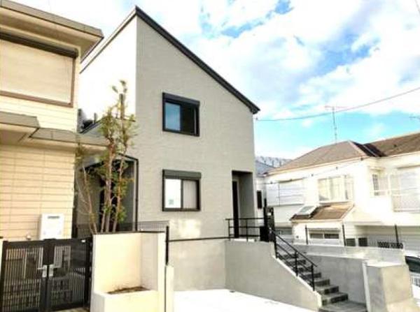 横浜市港南区新築戸建 カースぺ2台 多用途ロフト2ヶ所